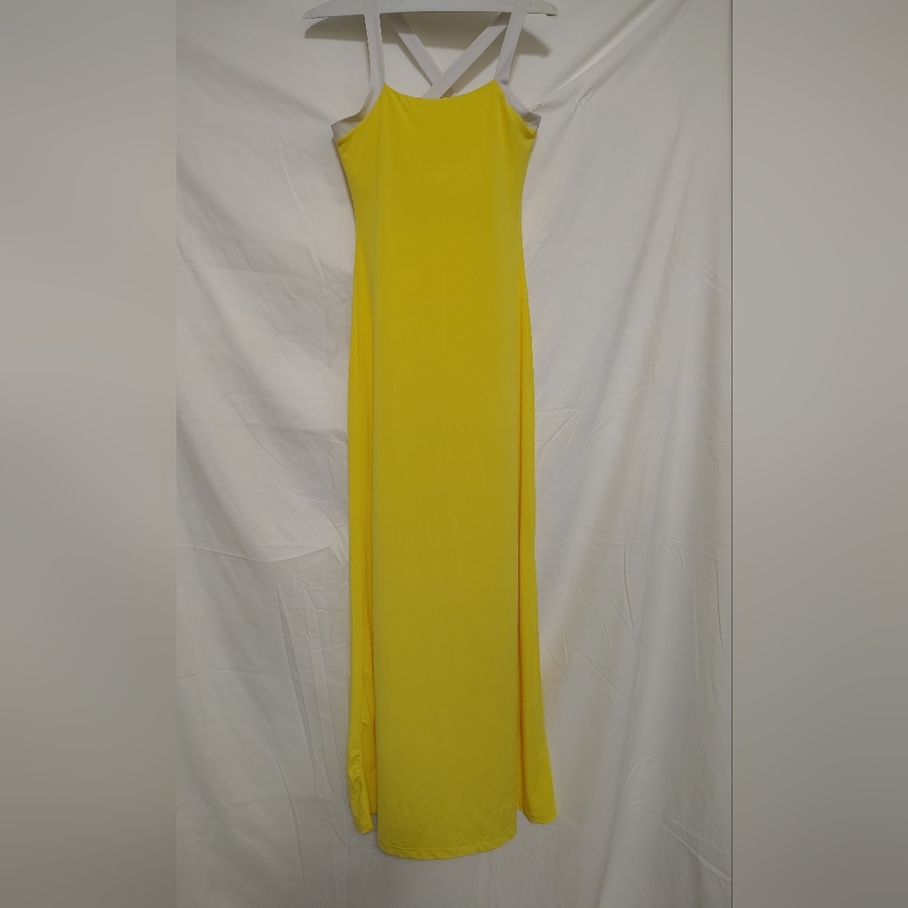 VENUS Curve-Hugging Yellow Dress